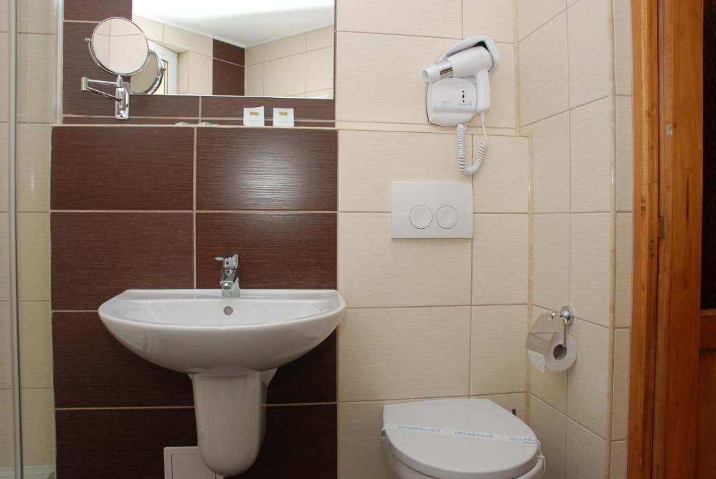 Hotel Liliacul Клуж-Напока Номер фото