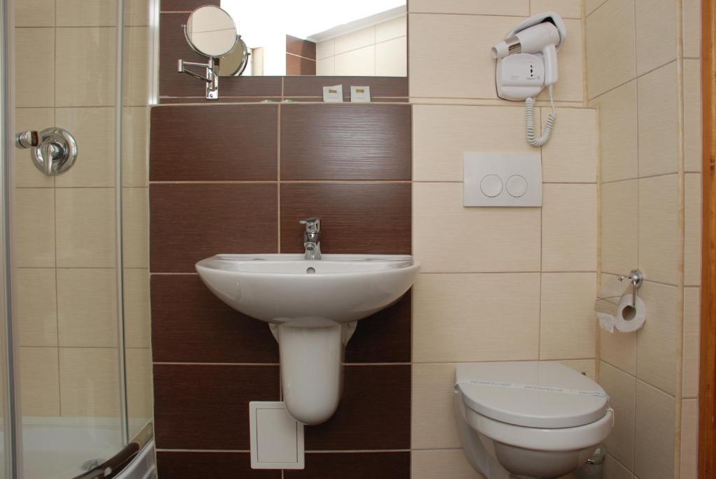 Hotel Liliacul Клуж-Напока Номер фото