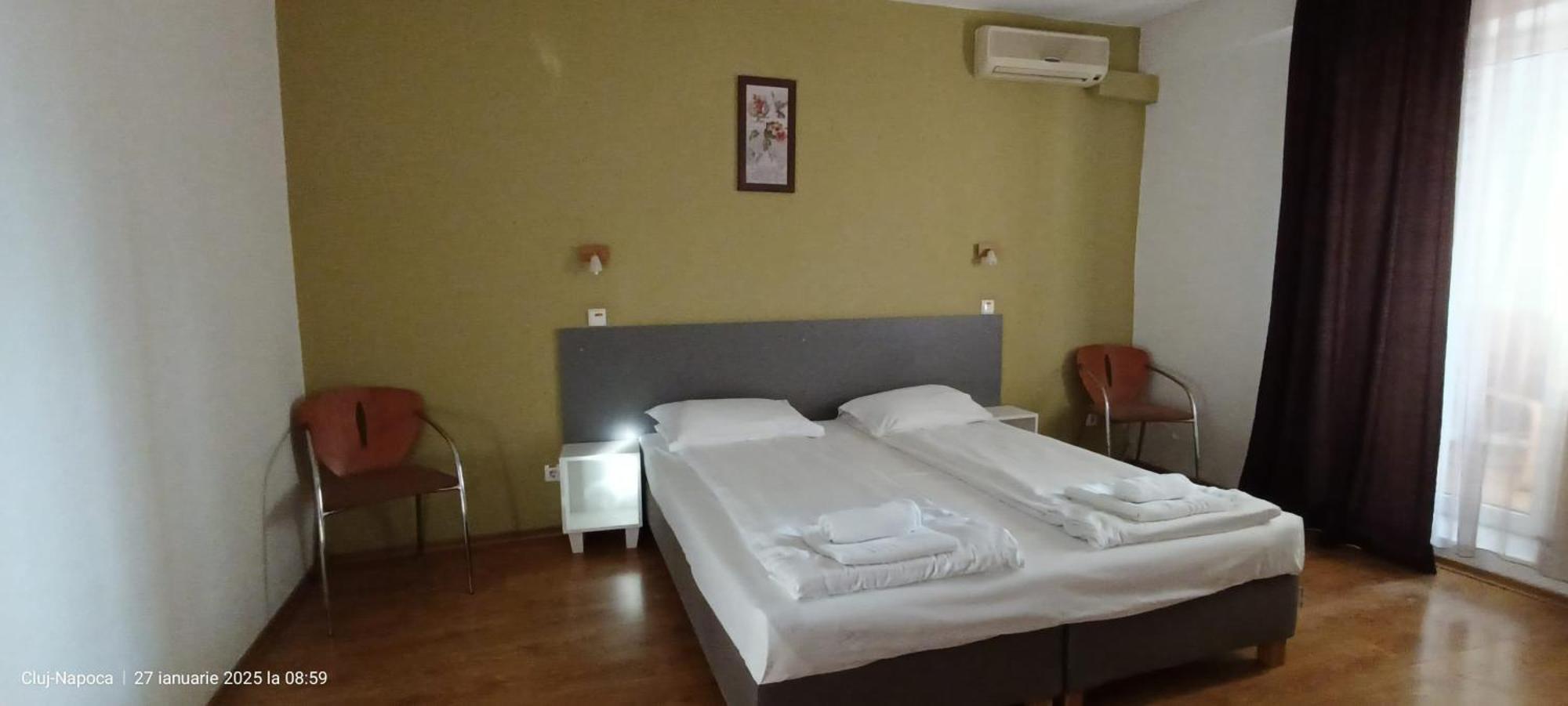 Hotel Liliacul Клуж-Напока Экстерьер фото